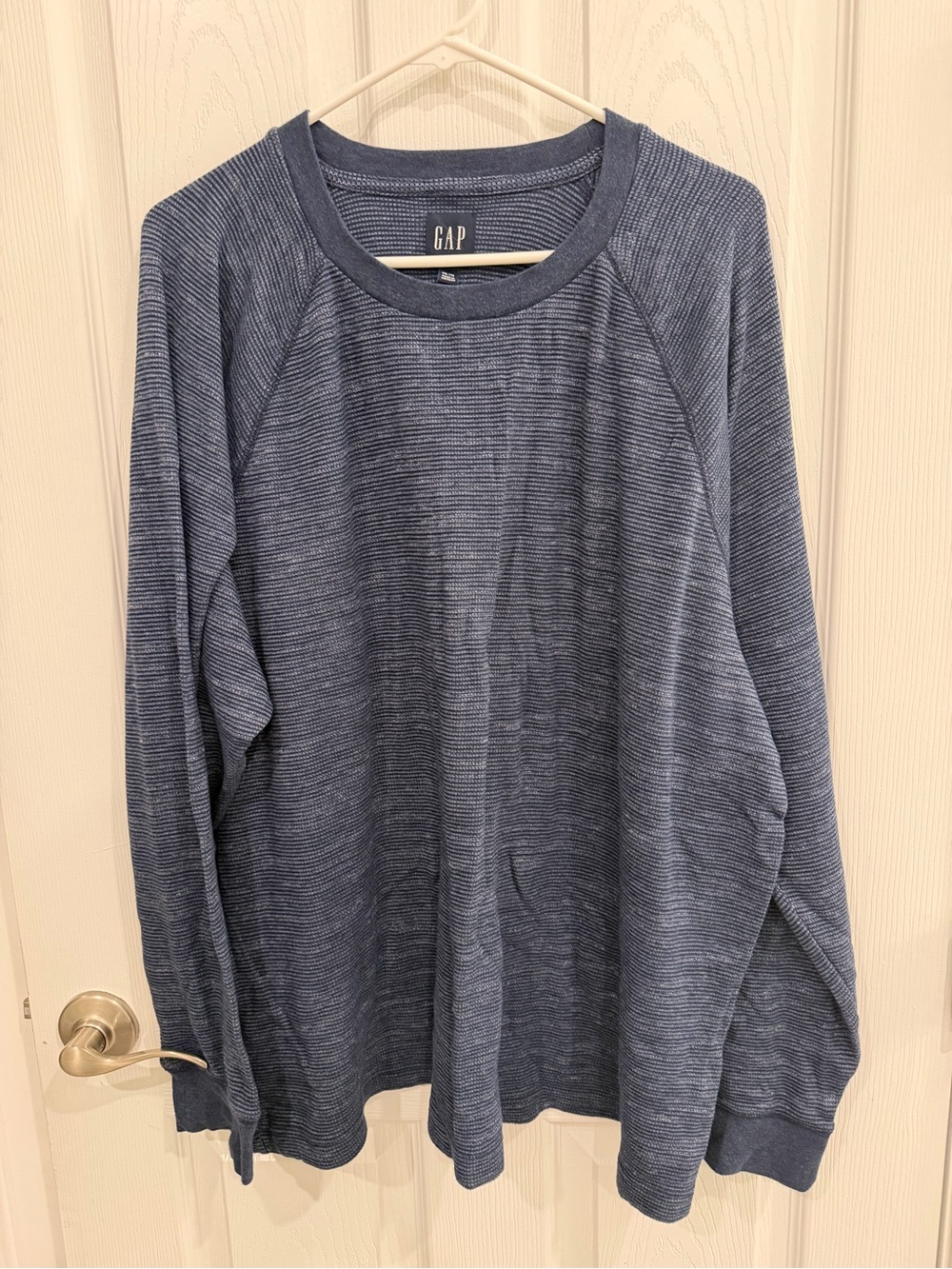 GAP Men's Heathered Navy Crewneck Sweater
